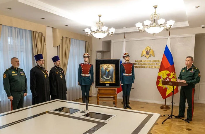Виктор Золотов передал Августовскую икону Божией Матери главному храму Росгвардии