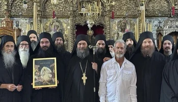 Мел Гибсон гостит в сербском монастыре Хиландар на Афоне