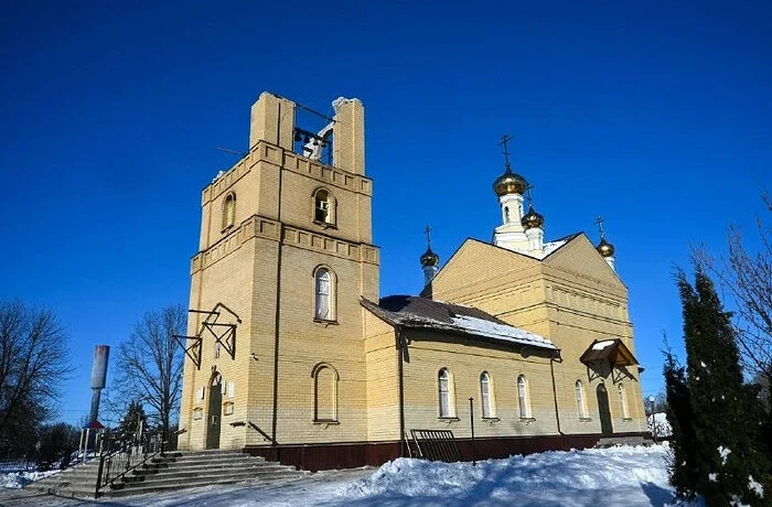 В результате атаки ВСУ пострадал храм святителя Николая поселка Выгоничи Брянской области