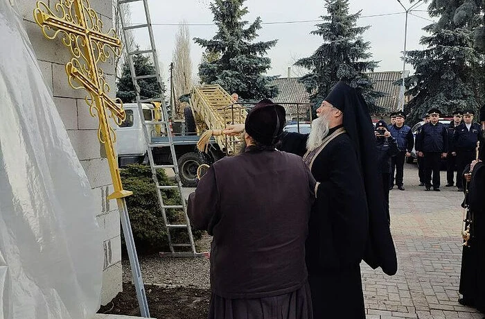 В Мелитополе освящен крест часовни в честь погибших сотрудников МВД