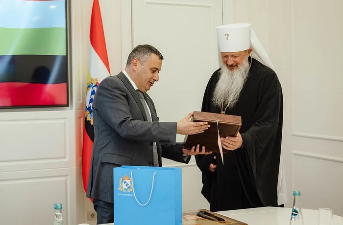 Митрополит Вятский и Слободской Марк посетил Курск с гуманитарной миссией Митрополит Вятский и Слободской Марк посетил Курск с гуманитарной миссией