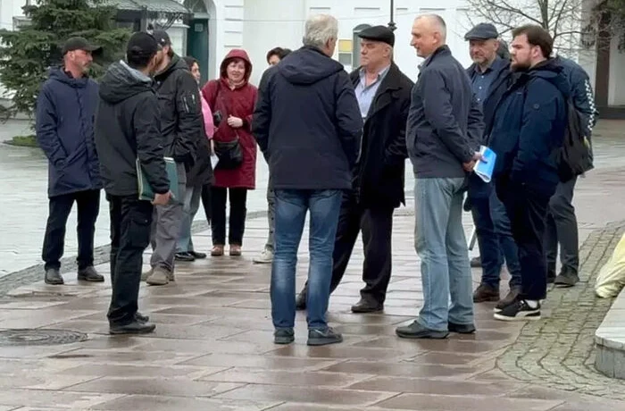 Комиссия пришла в Киево-Печерскую лавру для «ревизии» мощей преподобных Киево-Печерских Комиссия пришла в Киево-Печерскую лавру для «ревизии» мощей преподобных Киево-Печерских